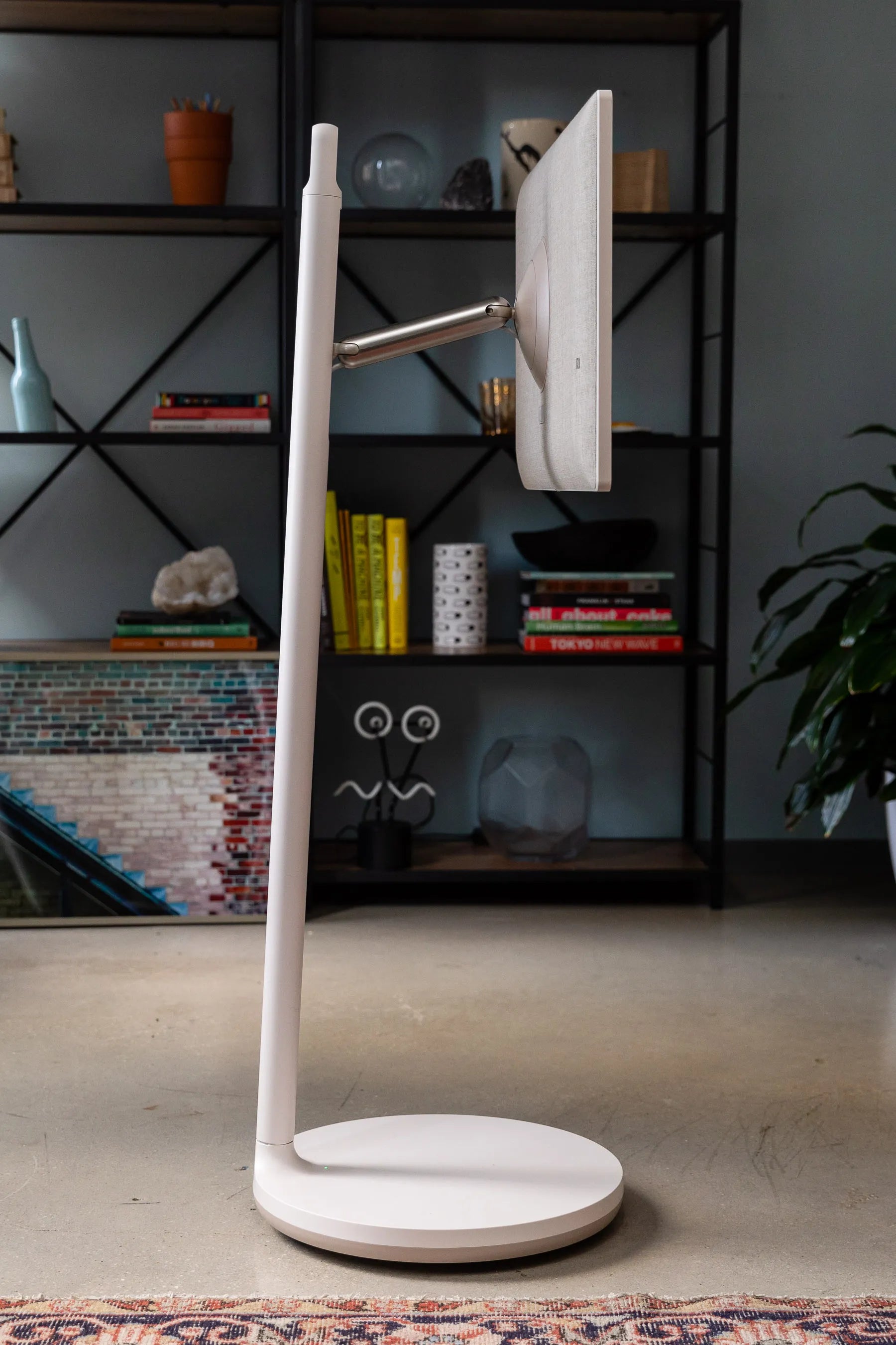 Omnix: Der vielseitige drehbare Touchscreen-Monitor für Büro und Entertainment